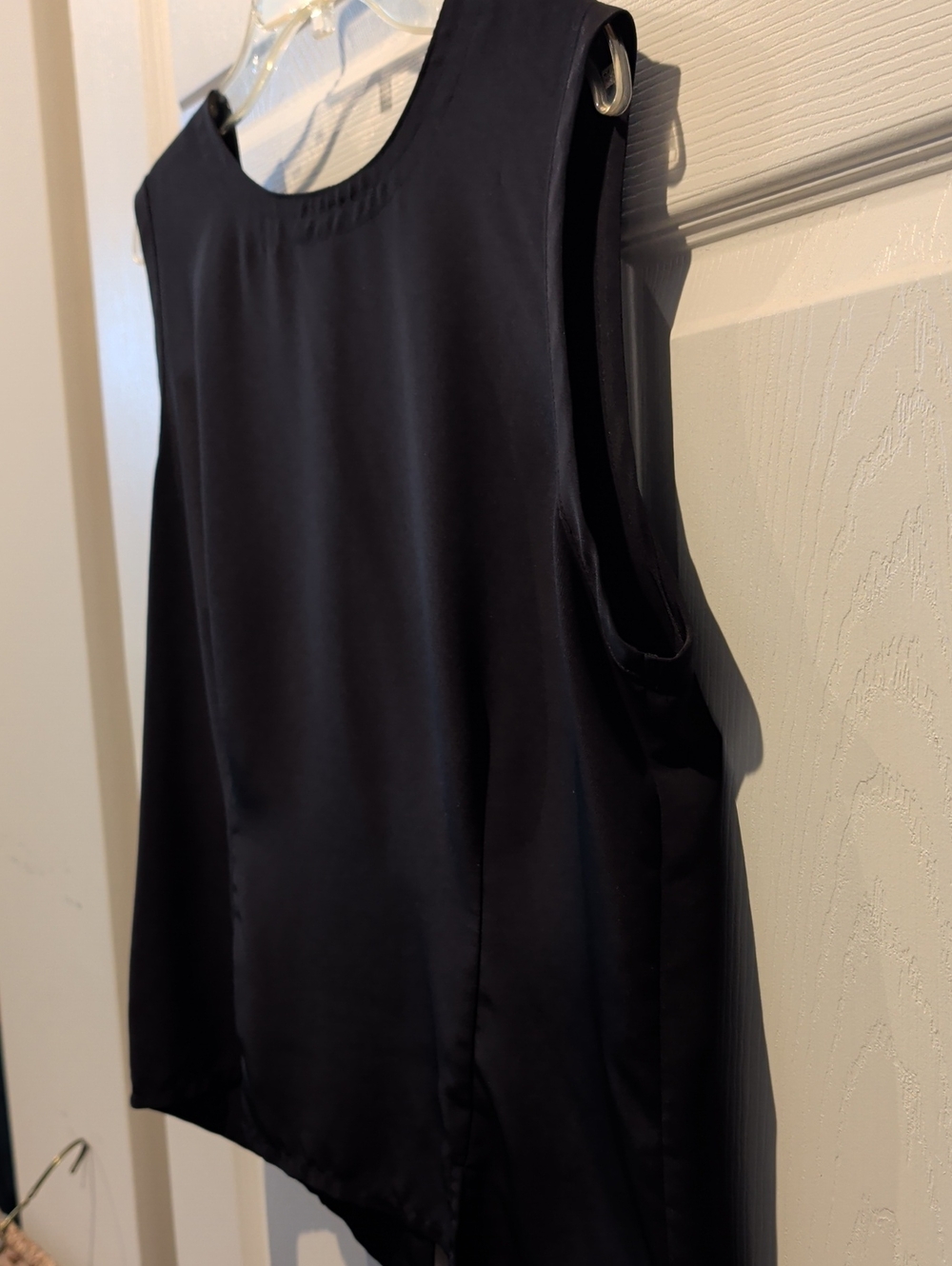 Sleek Black Sleeveless Satin Tank Top